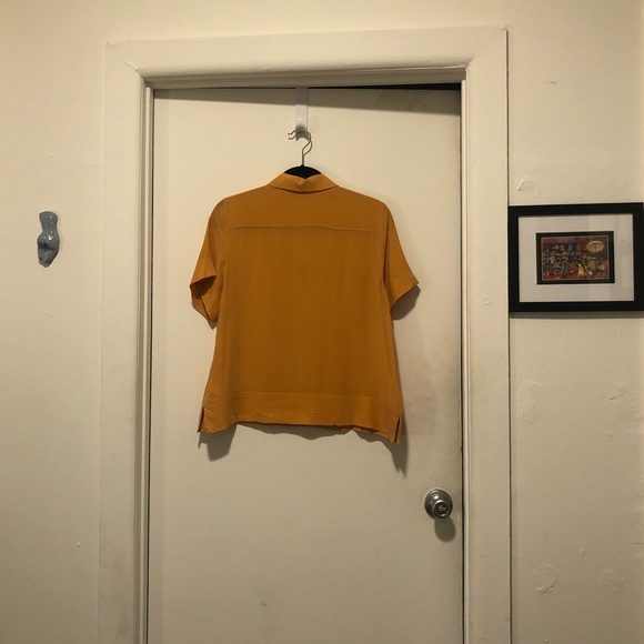 Everlane Clean Silk Short-Sleeve Notch Shirt - Picture 4 of 5